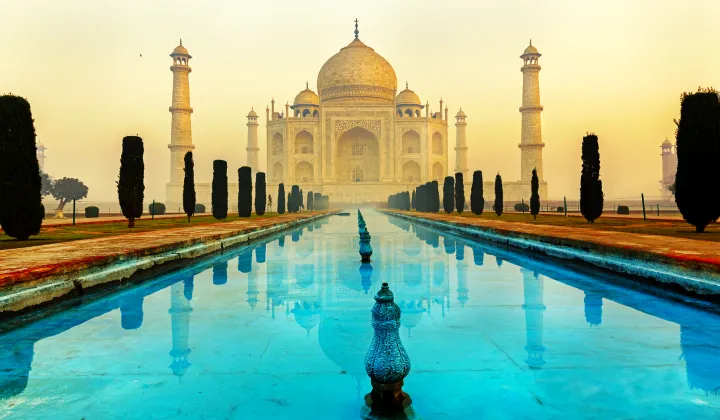 Estanque reflectante Taj Mahal vista frontal Agra — tour Triángulo Dorado India TTI Tours