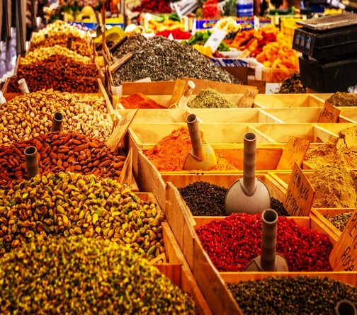 Delhi Spice Bazaar: Where Mughal Flavors Still Reign  