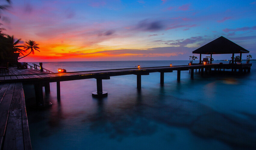 Royal Palace on Wheels & Maldives Luxury Escape – 15 Days
